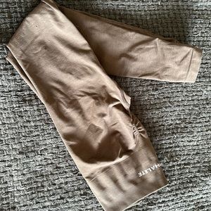 ALPHALETE SIZE XS IN MOCA